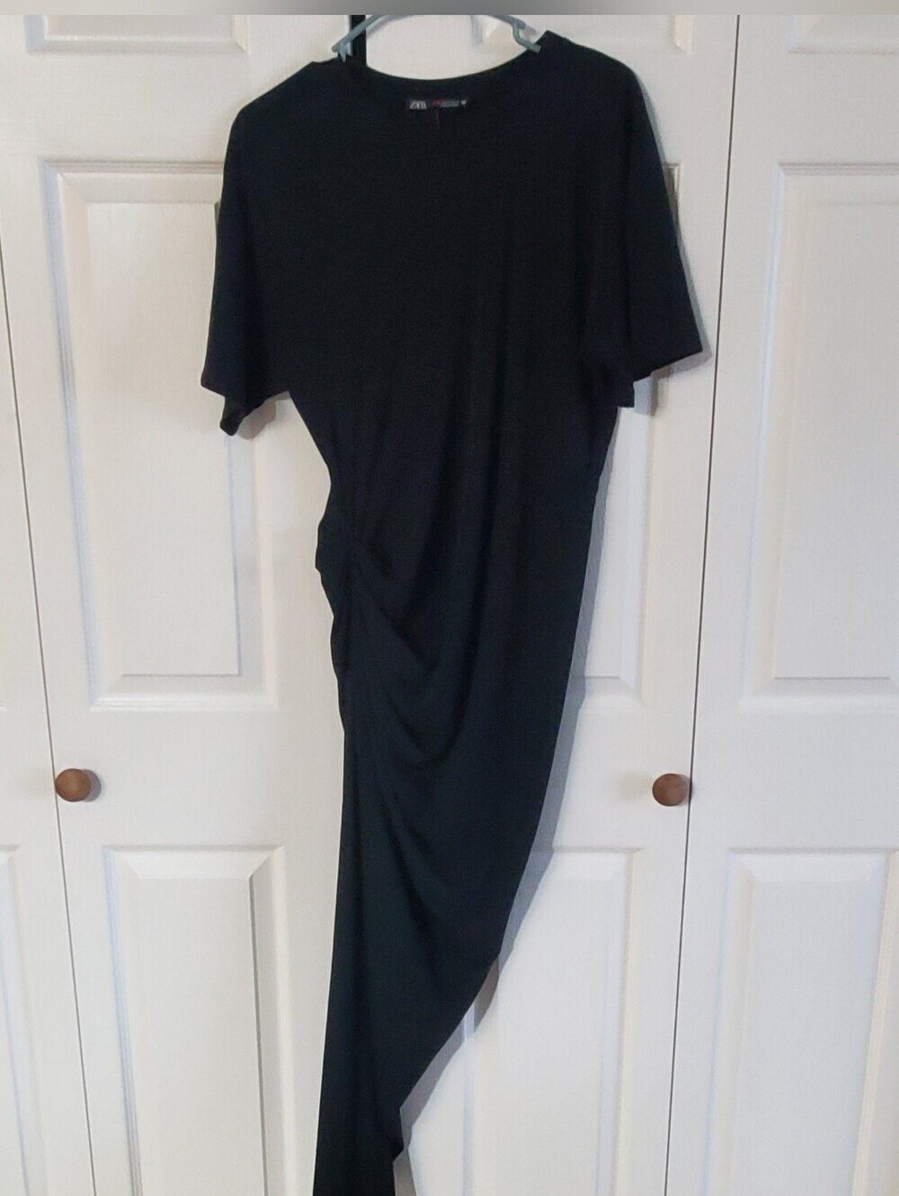 ZARA BLACK MED DRAPED ASYMMETRICAL RAUNCHED SIDE DRESS. SATIN  LOOK